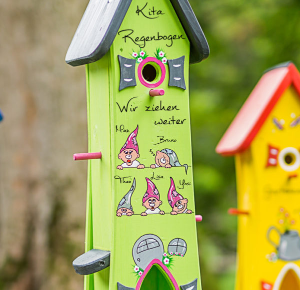 Kindergarten Abschiedsgeschenk ein Vogelhaus mit Zwerge