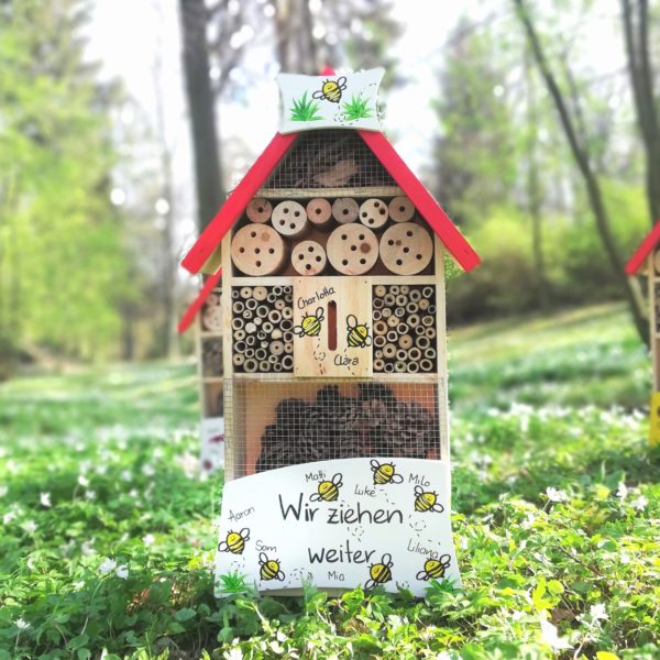 Kindergarten Abschiedsgeschenk Insektenhotel Bienen für die Tagesmutter