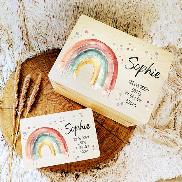 Persönliches Geschenk zur Geburt Erinnerungskiste personalisiert Name und Geburtsdaten Regenbogen Motiv Jungen und Mädchen