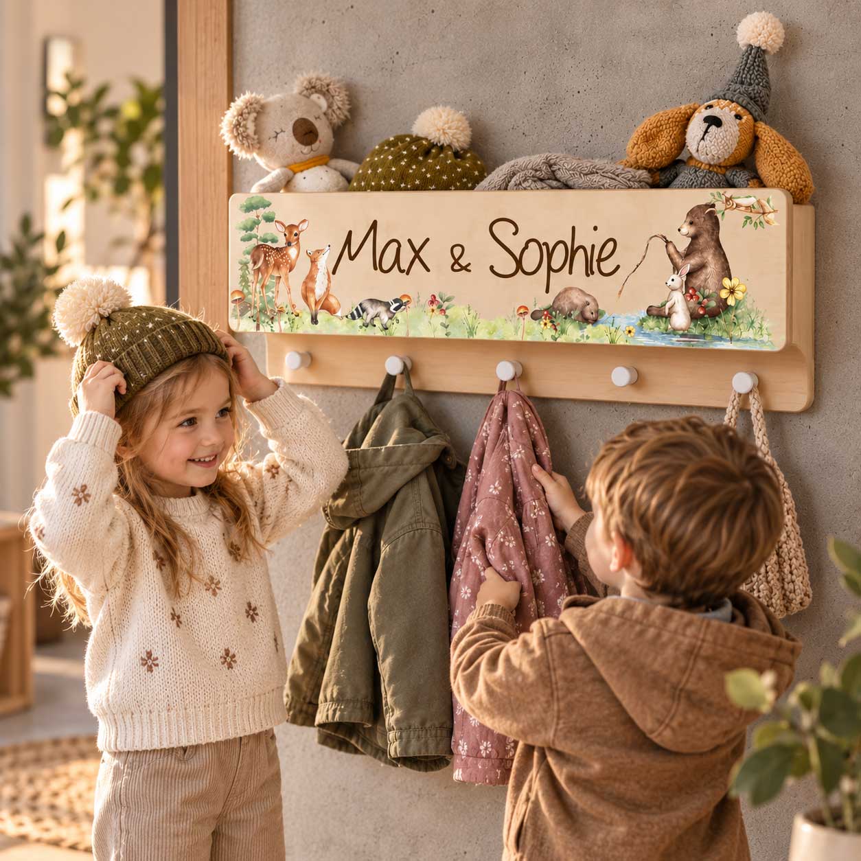 Kinder Garderobe mit Ablage personalisiert mit Name als Geschenk zu Geburtstag nützliches geschenk Kinderzimmer Waldtiere