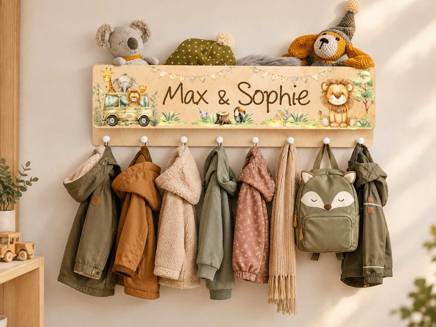 Kinder Garderobe mit Ablage personalisiert mit Name als Geschenk zu Geburtstag nützliches geschenk Kinderzimmer Safari Dschungel Löwe