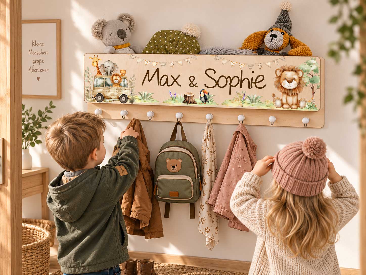 Kinder Garderobe mit Ablage personalisiert mit Name als Geschenk zu Geburtstag nützliches geschenk Kinderzimmer Safari Dschungel Löwe
