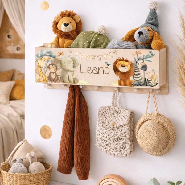 Kinder Garderobe mit Ablage personalisiert mit Name als Geschenk zu Geburtstag nützliches geschenk Kinderzimmer Safari Dschungel Löwe