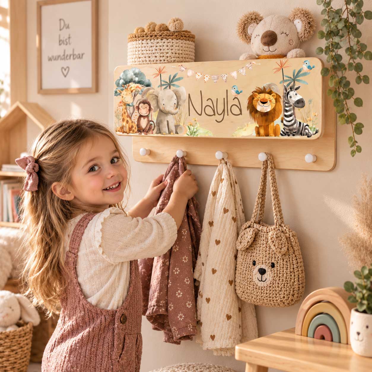 Kinder Garderobe mit Ablage personalisiert mit Name als Geschenk zu Geburtstag nützliches geschenk Kinderzimmer Safari Dschungel Löwe
